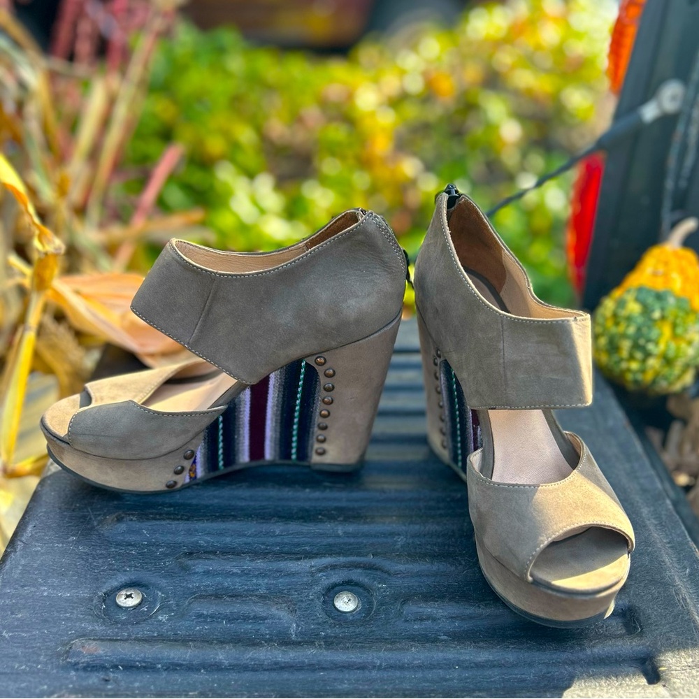 Grey wedge heels